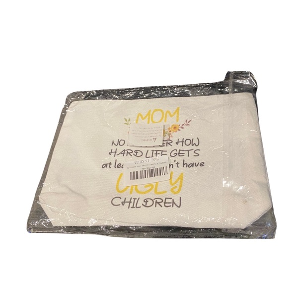 New Mom Gifts Makeup Cosmetic Bag for Women - Picture 2 of 3